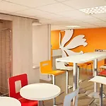 Premiere Classe Valenciennes Ouest Foret Hotel 3*