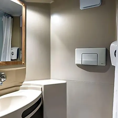 Otel Premiere Classe Valenciennes Ouest Foret 3*