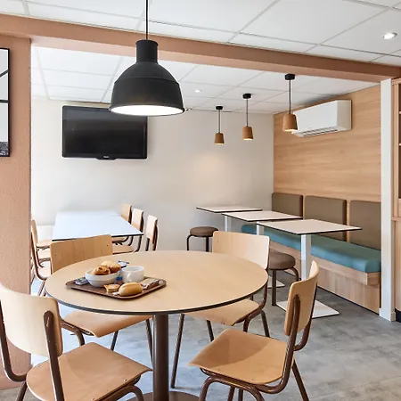 Premiere Classe Valenciennes Ouest Foret Otel
