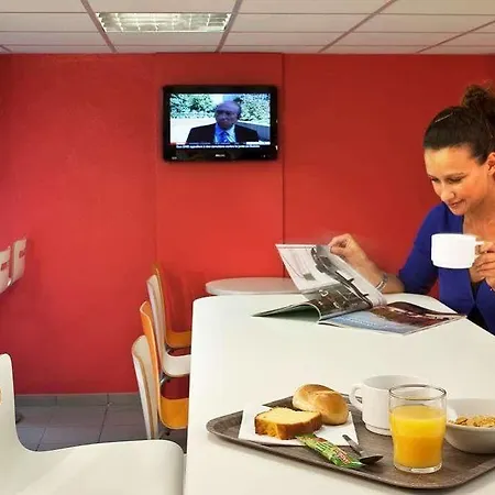 Premiere Classe Valenciennes Ouest Foret 3*