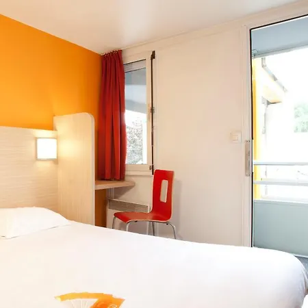 Premiere Classe Valenciennes Ouest Foret Hotel 3*