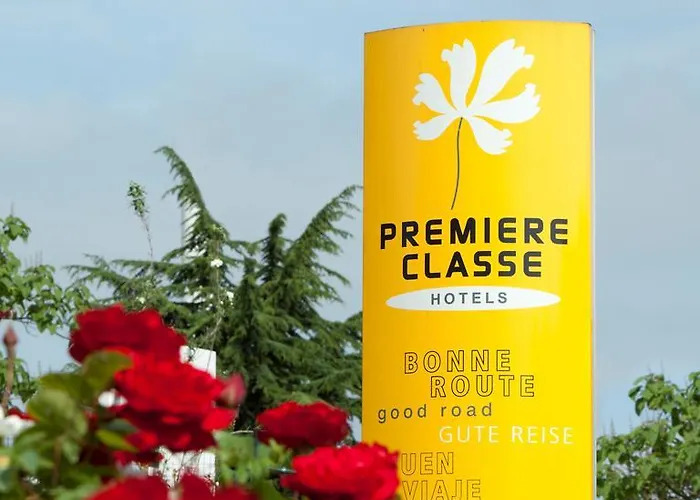 Premiere Classe Valenciennes Ouest Foret فندق 3*